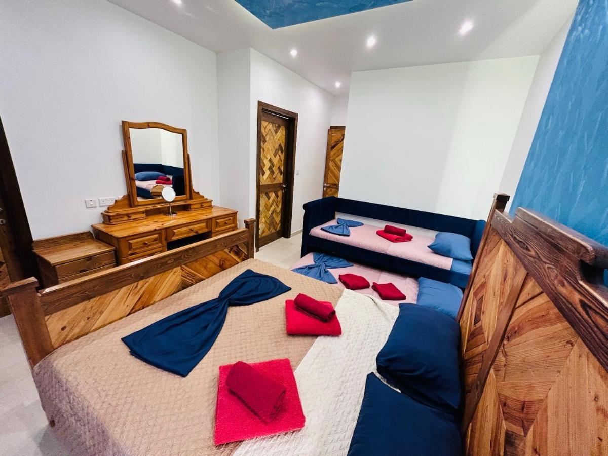 Hillview Duplex Penthouse *