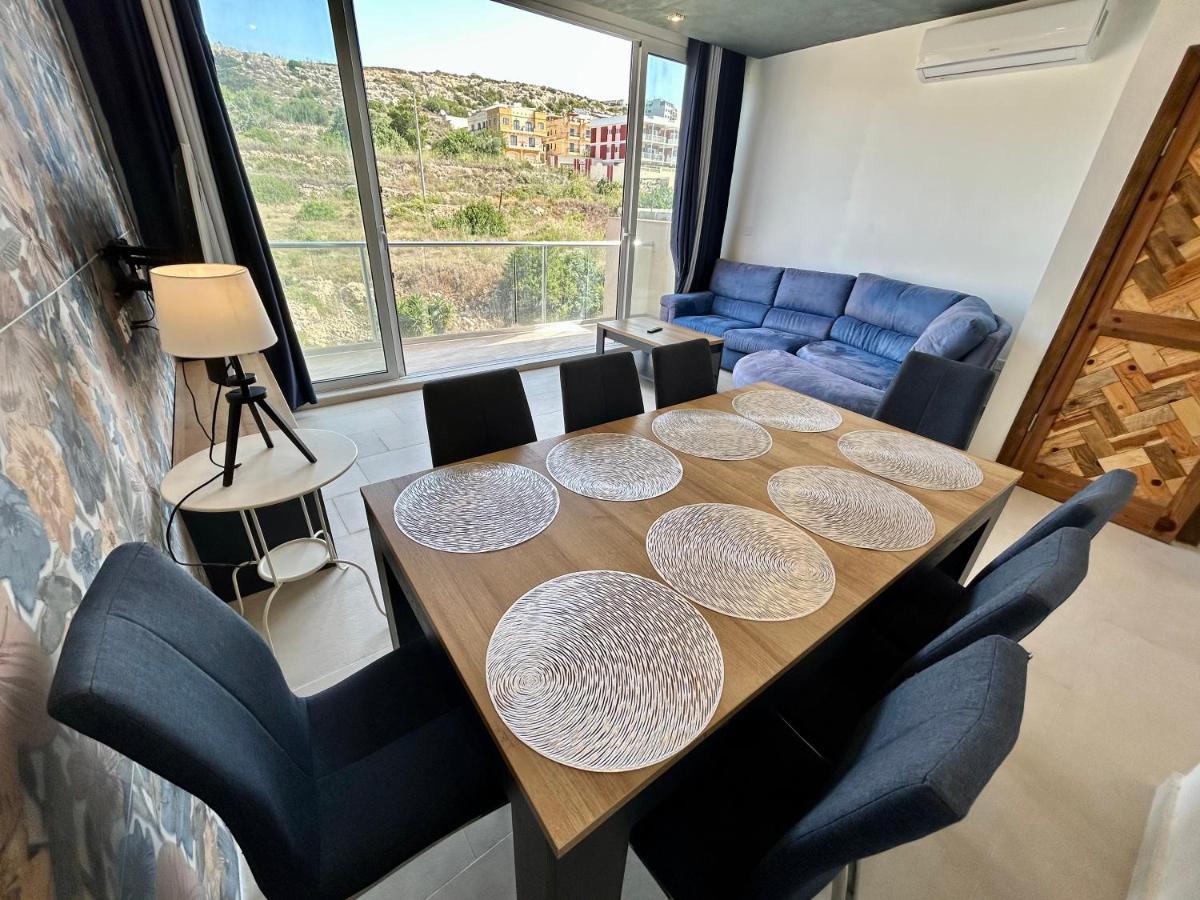 Hillview Duplex Penthouse *
