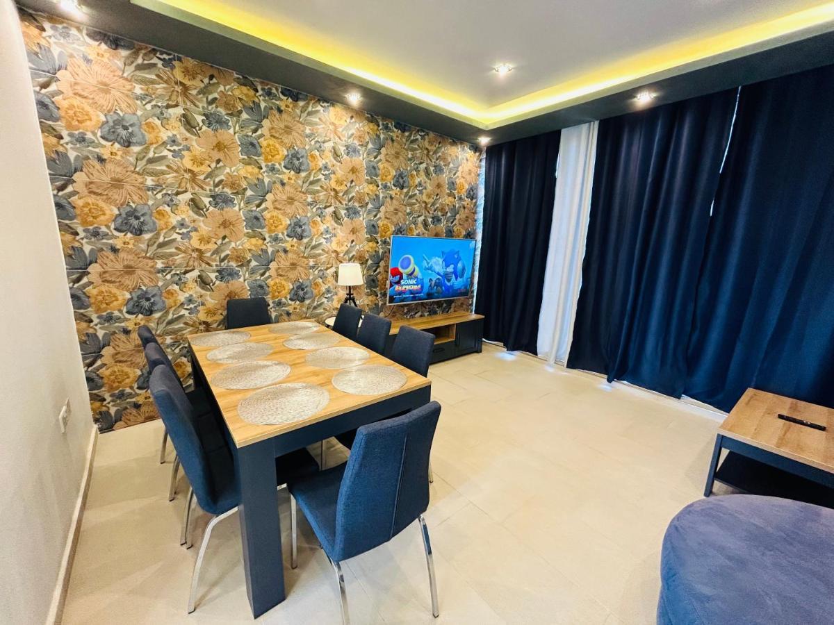 Hillview Duplex Penthouse *