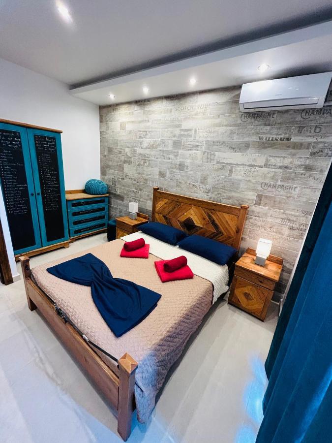 Hillview Duplex Penthouse Apartment