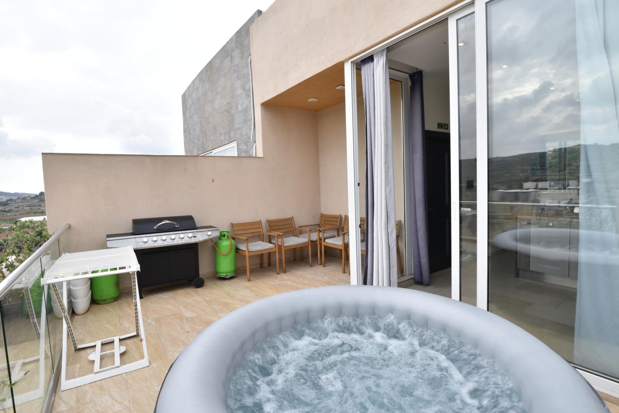 Hillview Duplex Penthouse Apartment